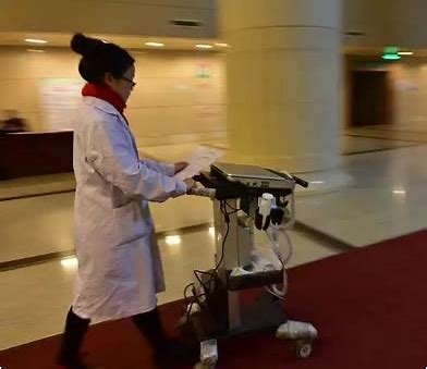 医生被举报后，湘雅二院步入危机，失去了信任的医院该何去何从？