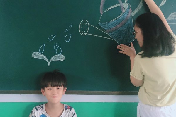 园丁颂的著名现代诗歌