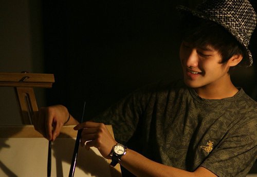 《一起来看流星雨》主题曲是什么？