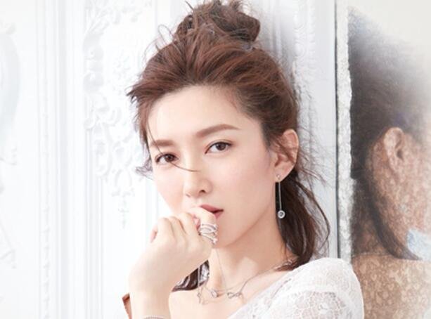 江疏影是江珊的女儿吗？