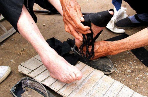 古代女人的三寸金莲，究竟有多小？