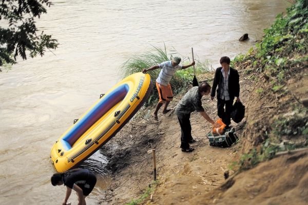 偷渡组织的带路人组织者为什么被叫做蛇头？