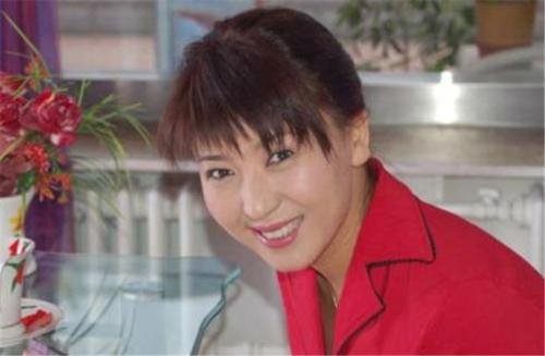 闫学晶疑似婚变,她与丈夫的感情之路是怎么样的?