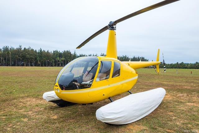 重庆农村吃席头顶飞来直升机,现场飞沙走石,为何会出现这种情况?