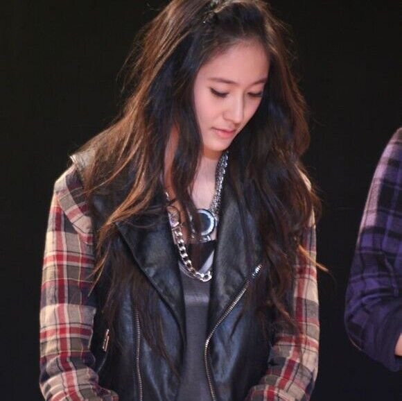 郑秀晶整容了吗