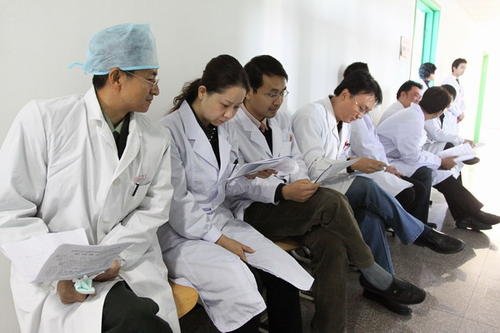 乡村医生遗愿穿戴整齐捐给国家，是什么信念支撑着他？