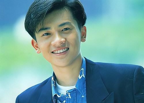 擦肩而过的歌词是什么?