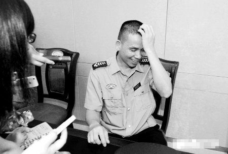 黄兆景的相关评价