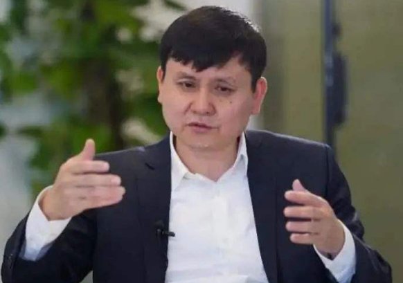 张文宏称艾滋病比新冠更狡猾，此话有何依据？