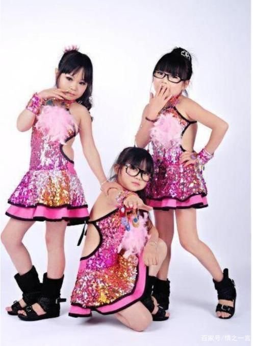 “袖珍三姐妹”红极一时，集体去整容引起轰动，如今她们怎样了？