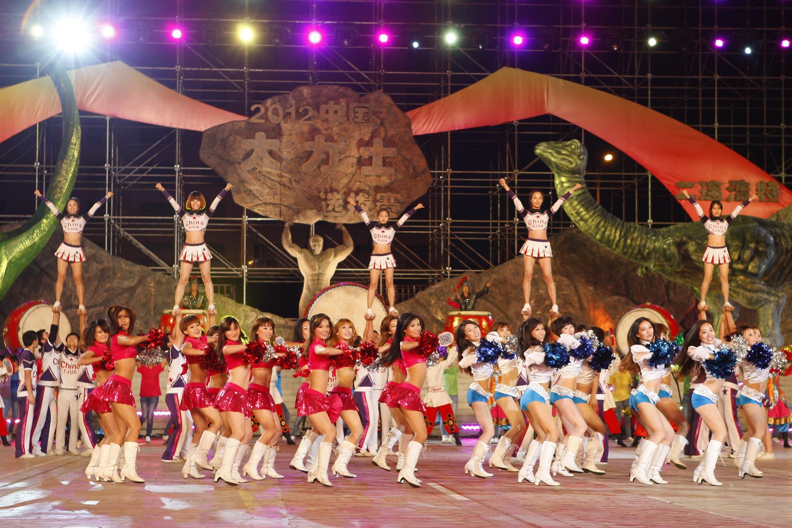 CCTV2012世界大力士中国争霸赛的节目简介