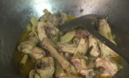 云南大理的酸木瓜鸡怎么做？