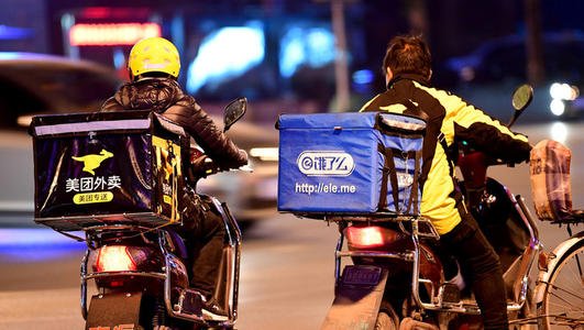 外卖小哥劝回逃逸的肇事司机，小哥的举动是否值得我们学习？