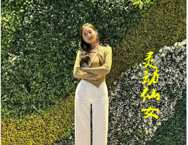 春熙路最美跳舞藏女子是谁