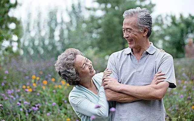 合肥一位73岁确诊大爷每天骑车送老伴上下班，流调背后哪些细节让你感动？