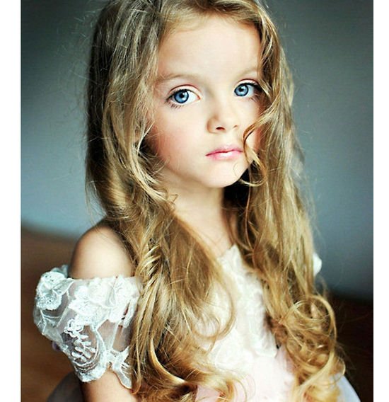 天天向上里有一期好像来了一个俄罗斯的小女孩,长得很漂亮可爱,她叫什么名字