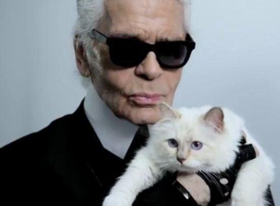 为什么叫卡尔.拉格斐“老佛爷”。