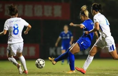 引发女足联赛暴发大规模冲突的原因是什么？