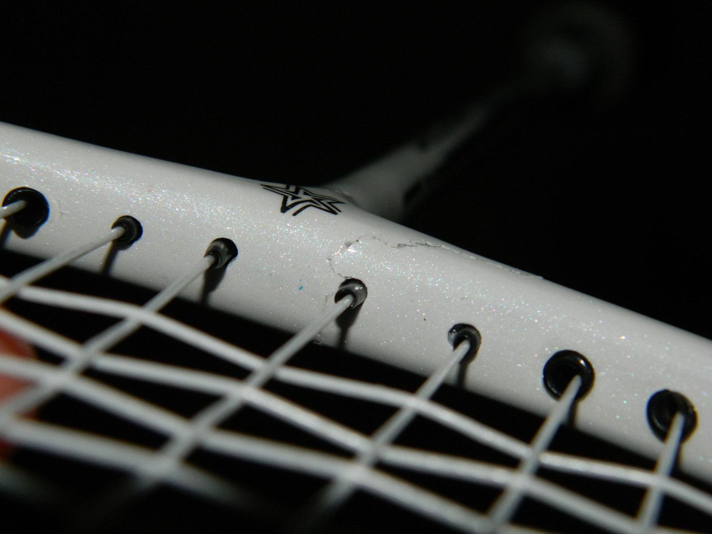 华威斯克的羽毛球拍怎么样？好多朋友都说牌子不算大，质量是很不错的，到底怎么样呢？谁买过呢？急急急！！