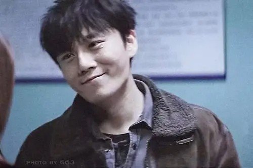 《无证之罪》严良扮演者是谁？,