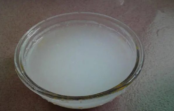 石灰水是不是溶液呢?