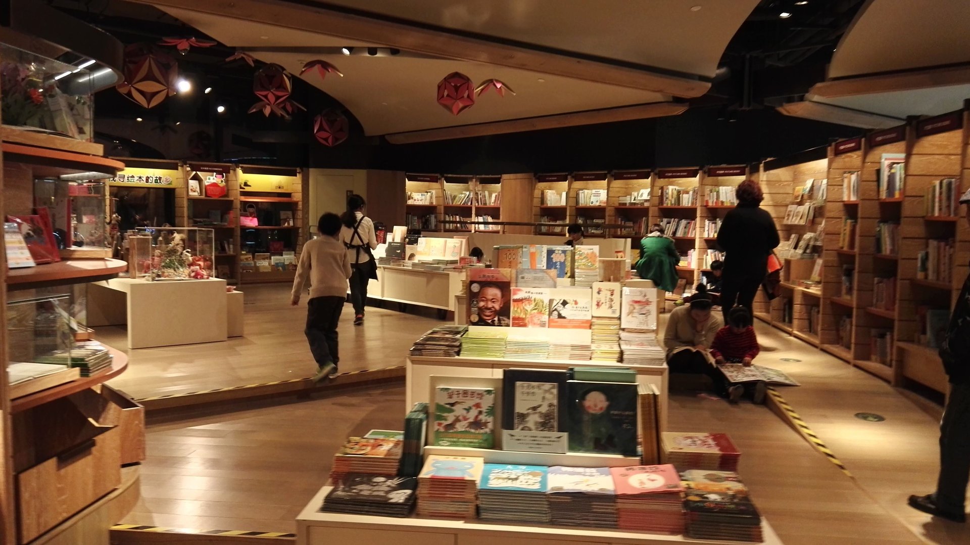 在一所没有书店的大学就读，是怎样的体验？