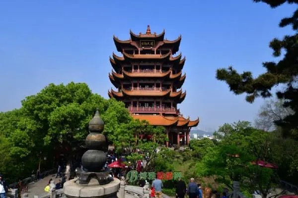 更上一层楼的前一句是