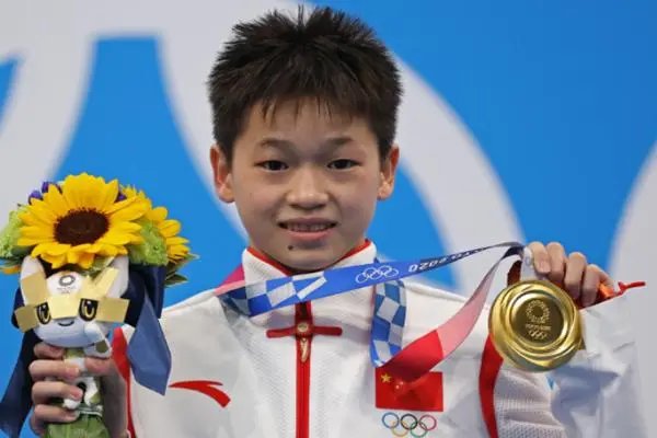 全红婵登上高中物理试卷,这名运动员为何能登上高中试卷?