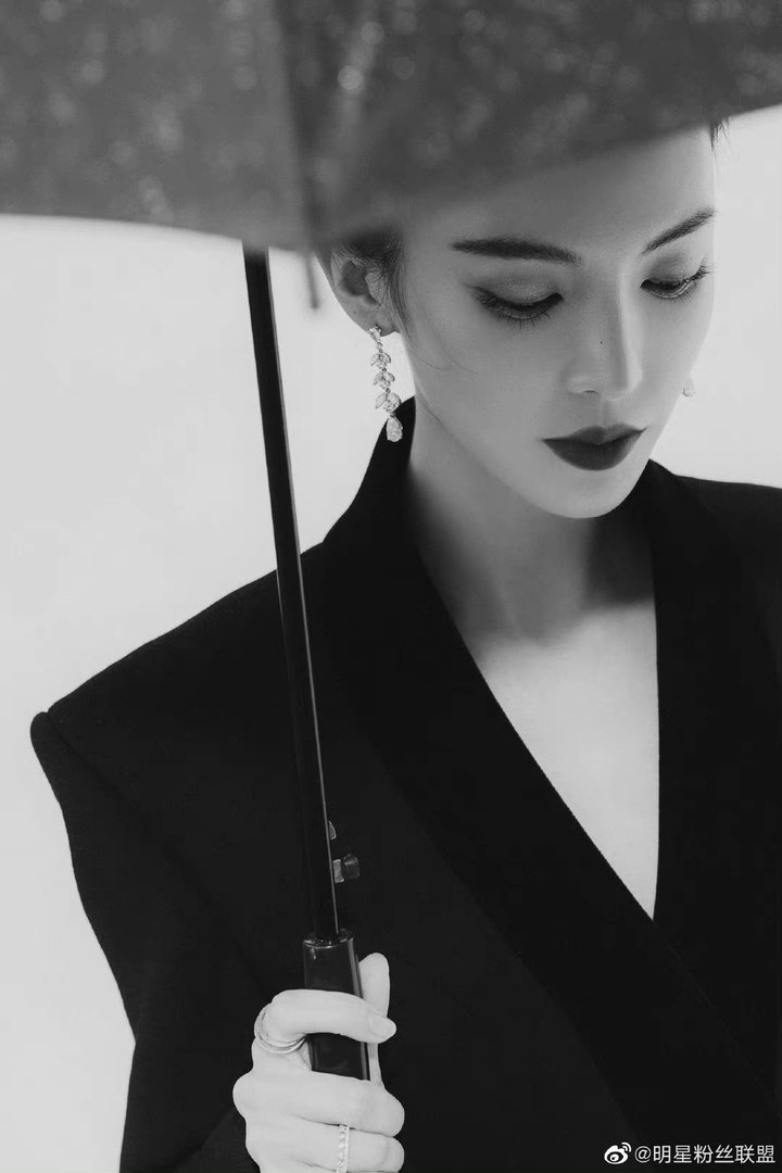 金晨称自己一天洗两次头，女明星们到底有多自律