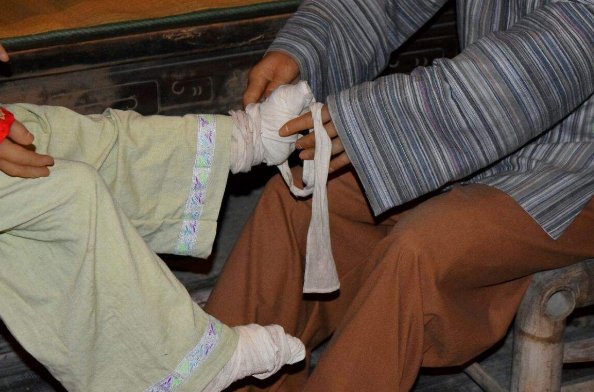 古代女人的三寸金莲，究竟有多小？