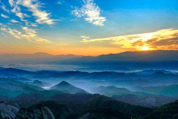 琉璃易碎彩云散下一句