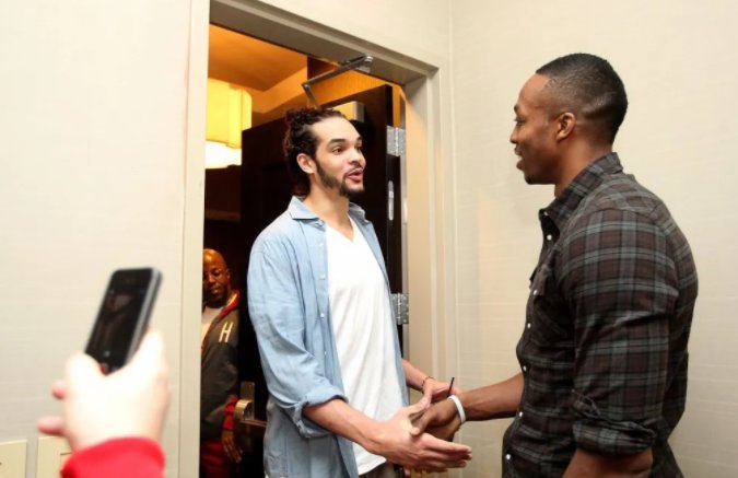 诺阿在NBA赚了1.4亿美元，女友是维密超模 ，身材颜值有多好？