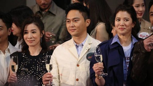 27岁身价超10亿，曾50万一月包养袁咏仪，破产后猝死街头，他是谁？