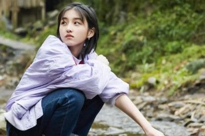 《向往》节目中，张子枫一人扛一张桌子，她私底下是个平易近人的明星吗？