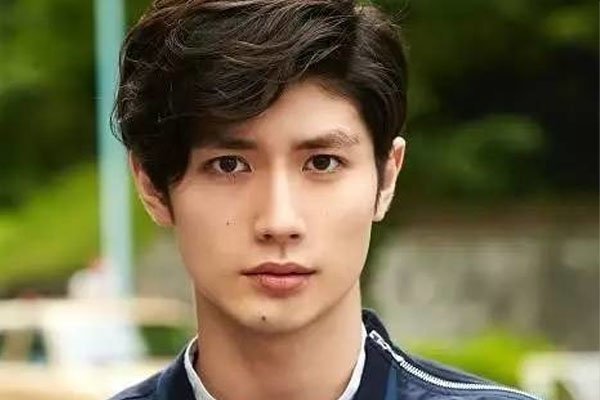 日媒报道三浦春马父亲今年1月去世，儿子自杀一事给他带来了怎样的打击？