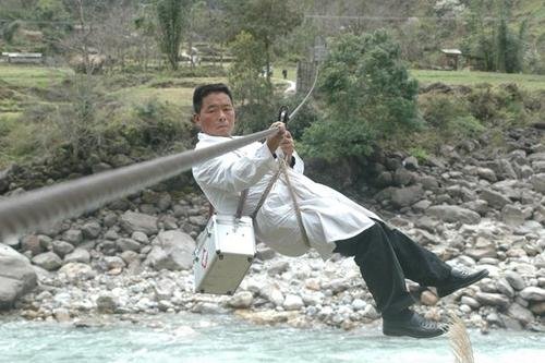 乡村医生遗愿穿戴整齐捐给国家，是什么信念支撑着他？