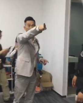 渣渣辉发警告说了些啥？