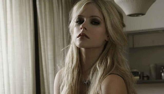 艾薇儿 敲天堂之门的歌词