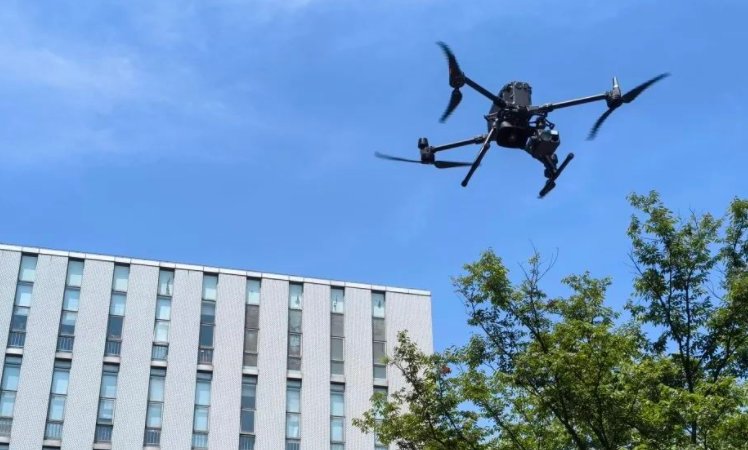 厉害了！上海无人机精准定位未扫场所码人员，还有哪些强大功能？