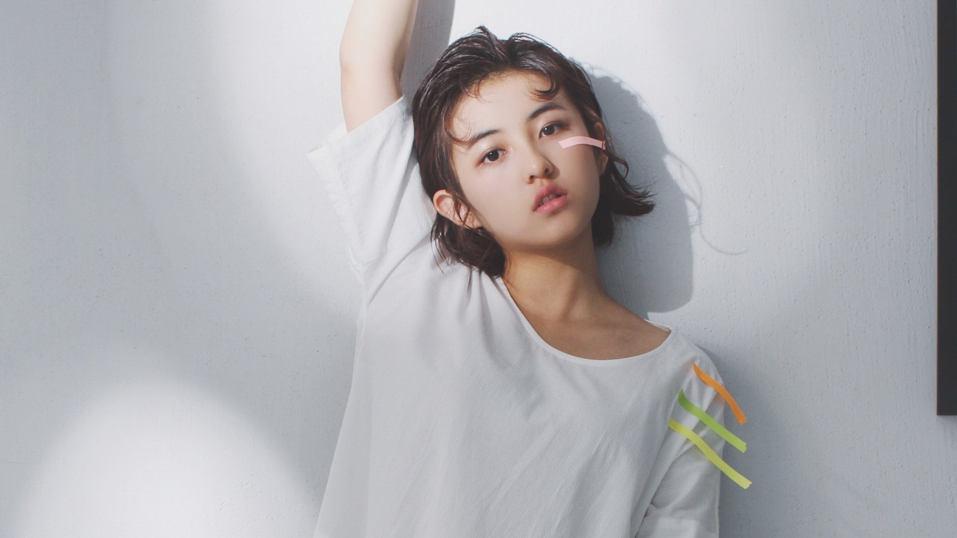 《向往》节目中，张子枫一人扛一张桌子，她私底下是个平易近人的明星吗？