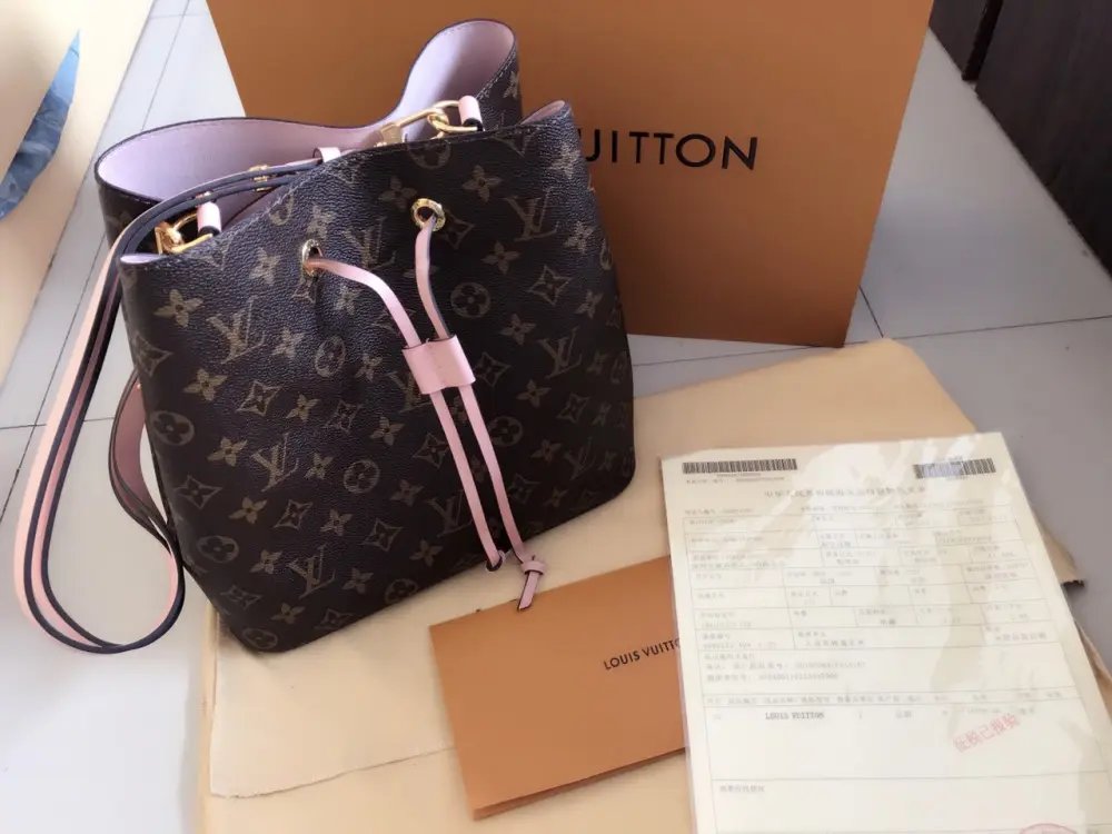 LV饰品出现“Z图案”遭到了各方怎样的质疑？