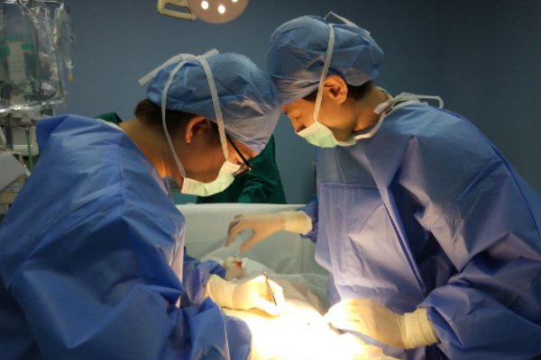 绵阳29岁女子做妇科微创手术身亡，谁该为女子的死负责？