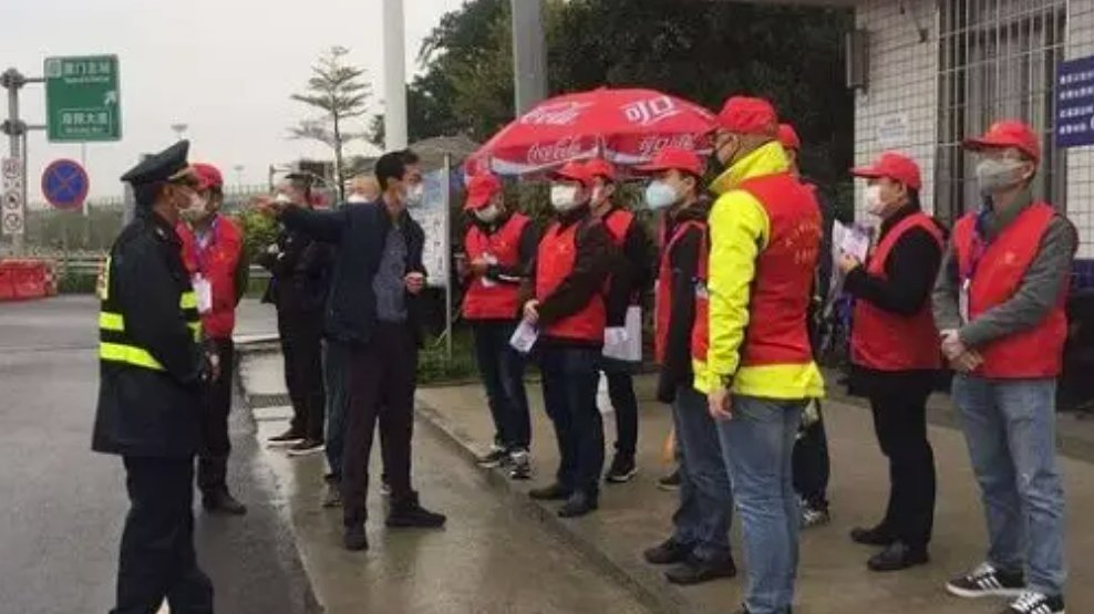 河南一男子一脚踹倒志愿者引众怒,此事最终是如何处理的?