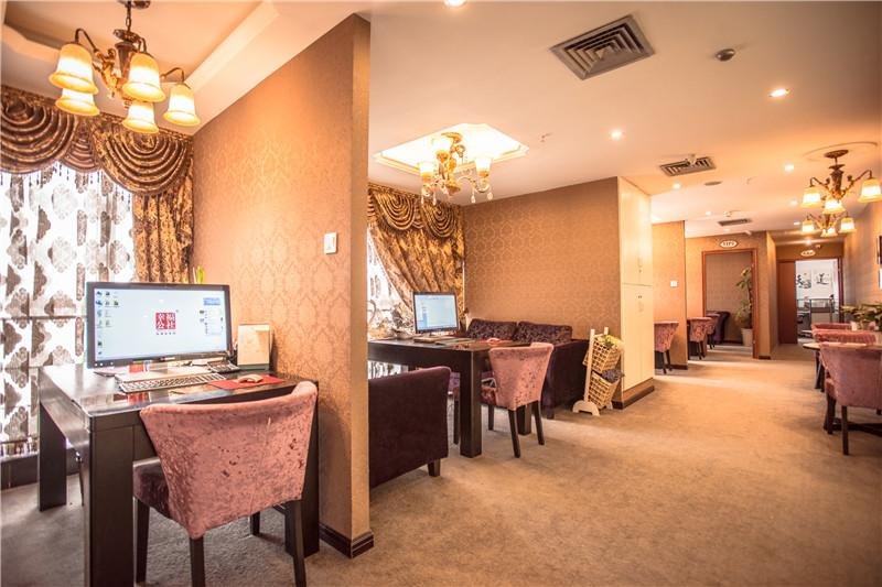 苦等9个月的结婚视频全是背影，如果是你会追究婚庆公司的责任吗？