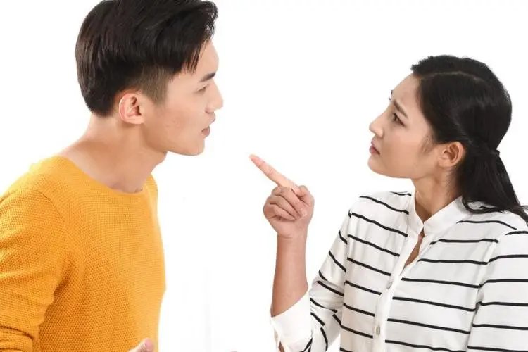 交往半年，每天都很快乐，没有争吵，为什么男生会主动提分手？