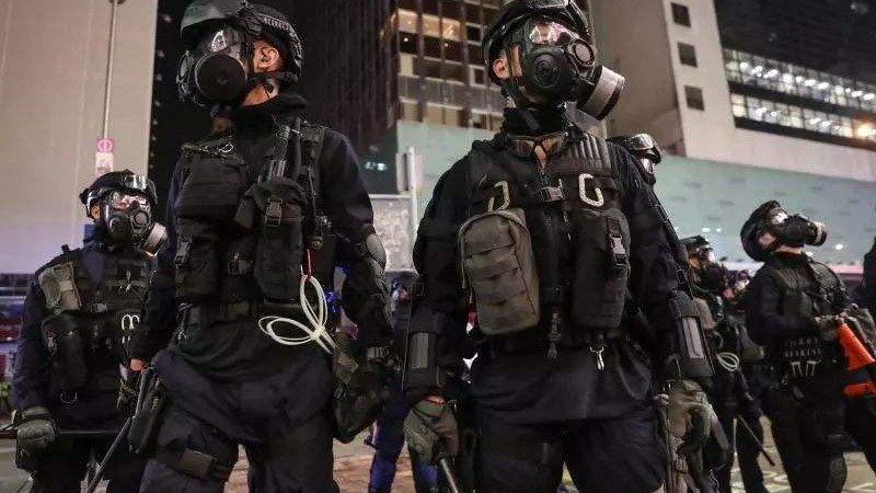 港警小虎说别再为我流泪，他为什么这样说呢？