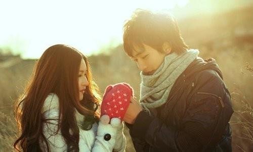 男友偷看前女友的qq空间，代表了什么？