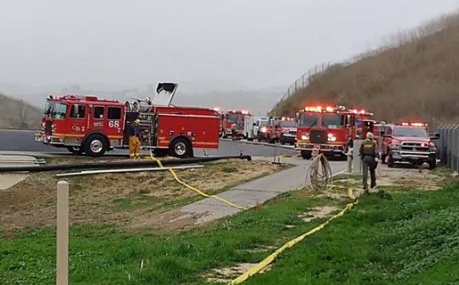 科比不跳伞自救的原因是什么？