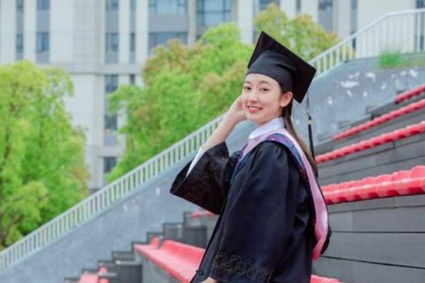 祝前程似锦的诗句