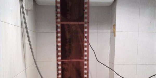 相机的胶片，自己洗，怎么洗，需要那些东西？